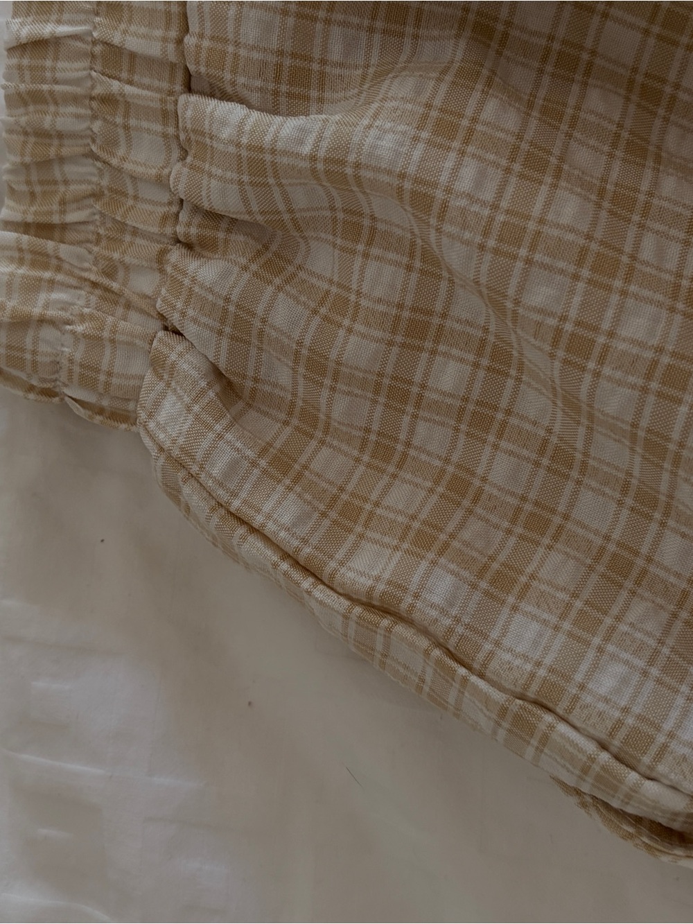 Lightweight Plaid Gingham Elastic-Waist Shorts in Light Beige - Picture 6 of 7